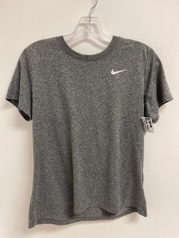 Athletic Top Short Sleeve By Nike In Grey, Size: M