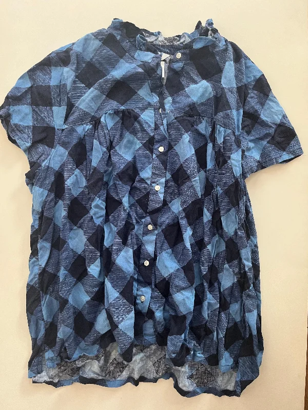 Top Short Sleeve By Crown And Ivy In Plaid, Size: 2x