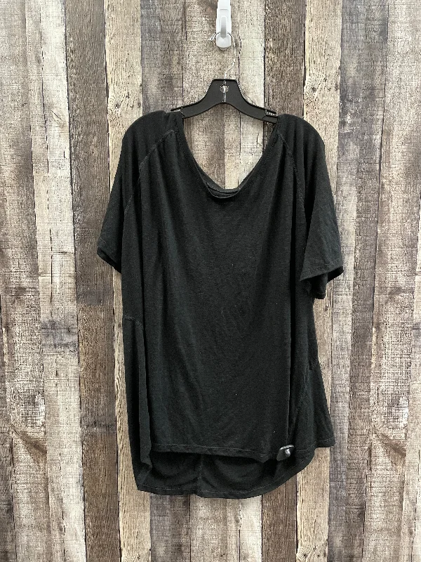 Top Short Sleeve By Terra & Sky In Black, Size: 3x