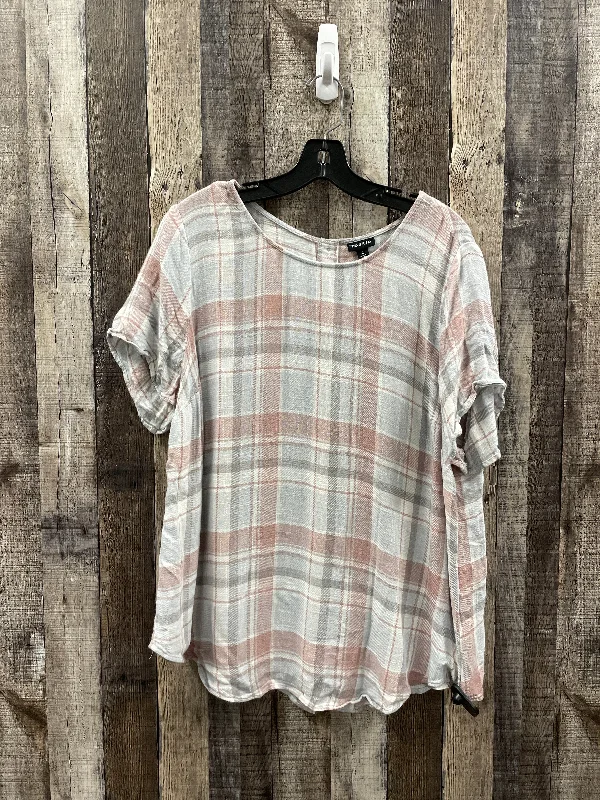 Top Short Sleeve By Torrid In Plaid Pattern, Size: 2x