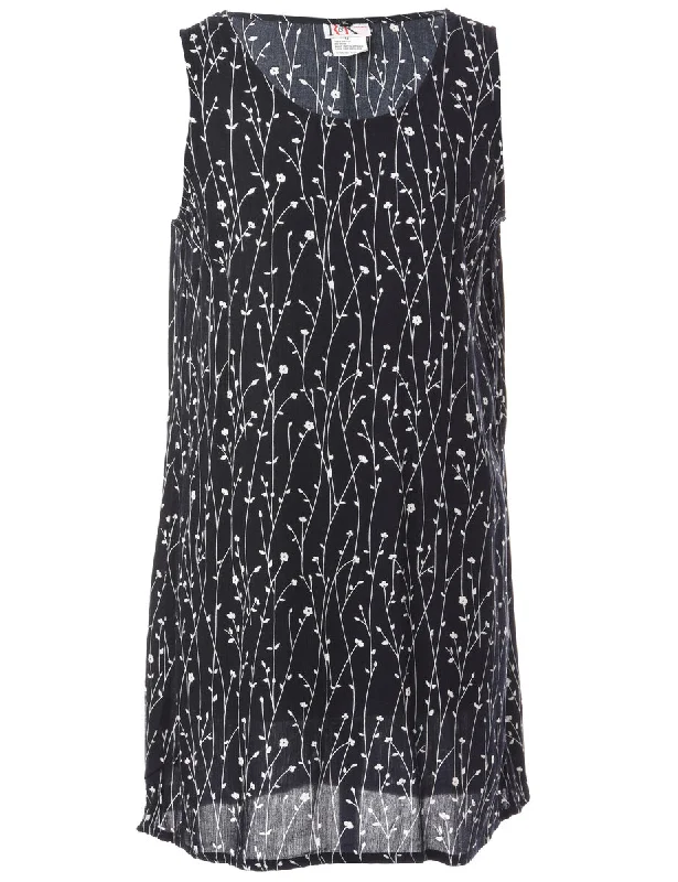 Label Sleeveless Short Dress